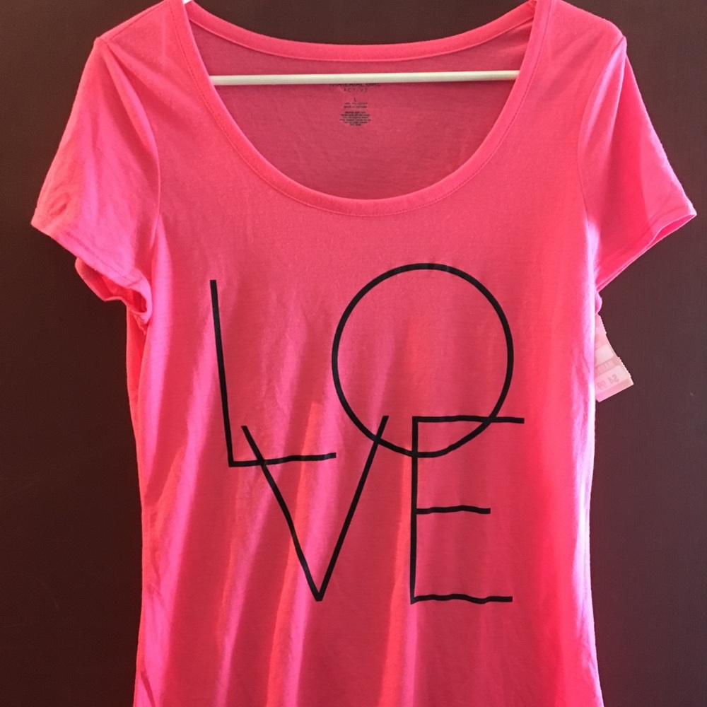Pink LOVE active shirt
